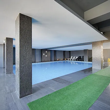 Riverside Boutique Hotel 4*