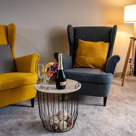 Riverside Boutique 반스코