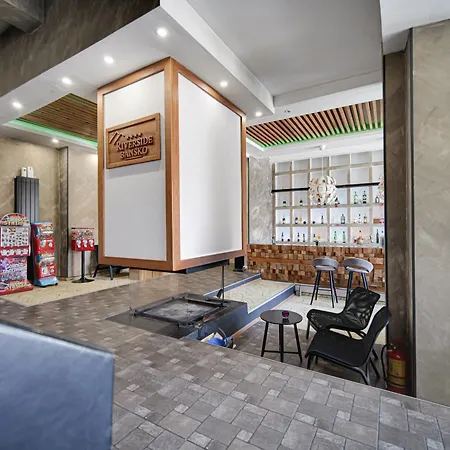 Riverside Boutique 호텔 반스코