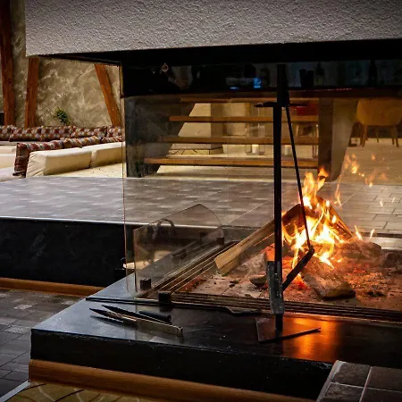 Riverside Boutique 반스코