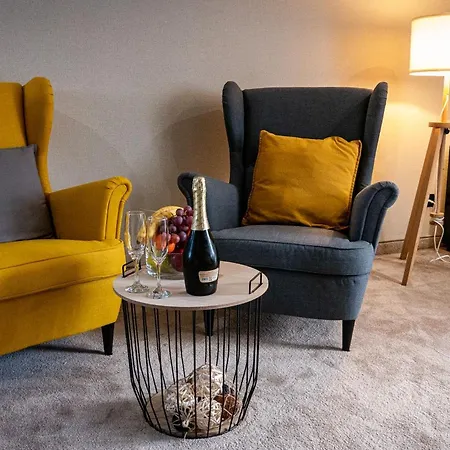 Riverside Boutique 반스코