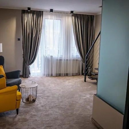 Riverside Boutique 반스코