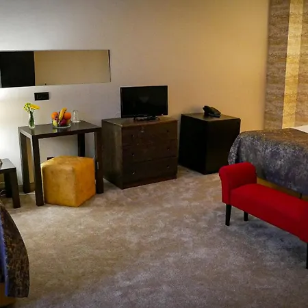 Riverside Boutique 4*